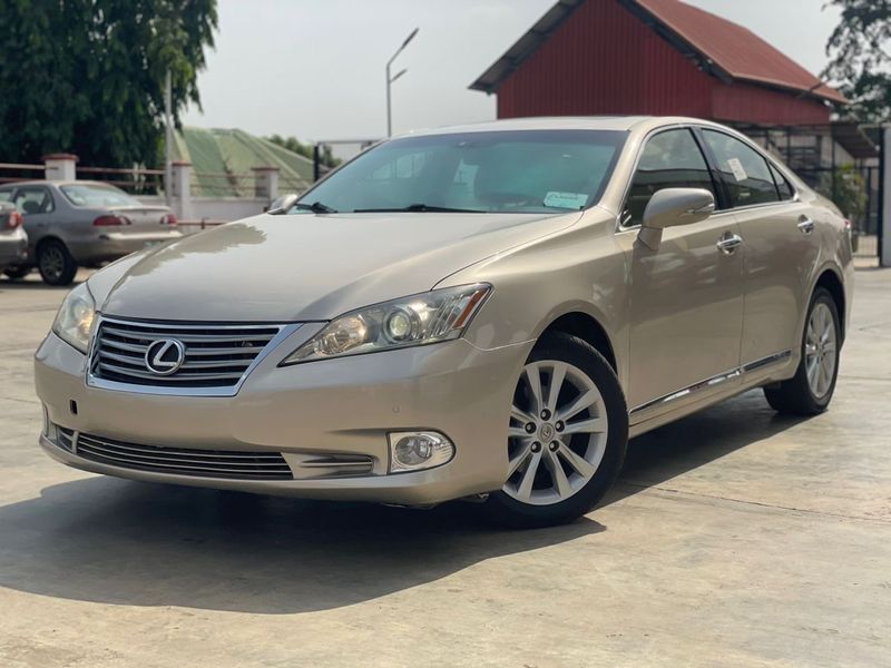 Main image of 2012 LEXUS ES